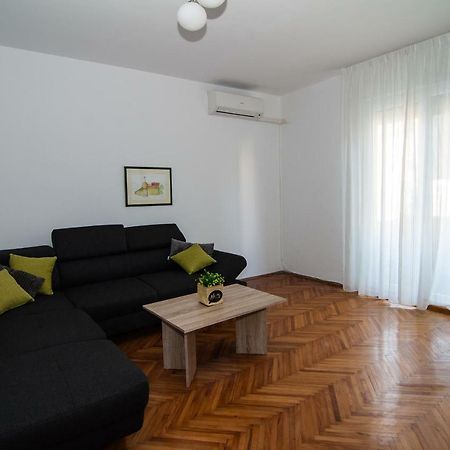 New Renovated Apartment 15 Min From Beach On Foot Pula Luaran gambar
